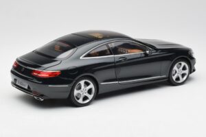 Mercedes S-Class Coupe C217 Smaragd Green Metallic Norev 1:18 B66961244 Diecast — photo 3 of 8