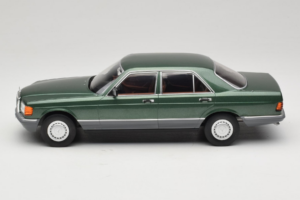 Mercedes S-Class W126 Metallic Green MCG 1:18 MCG18549 Diecast — photo 3 of 6
