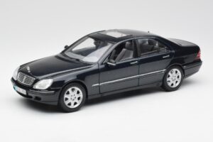 Mercedes S-Class W220 Blue Maisto 1:18 56051 Diecast