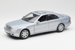 Mercedes S-Class W220 Light Blue Maisto 1:18 56050 Diecast