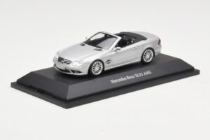 Mercedes SL 55 AMG R230 Silver Minichamps 1:43 B66962347 Diecast — photo 2 of 4