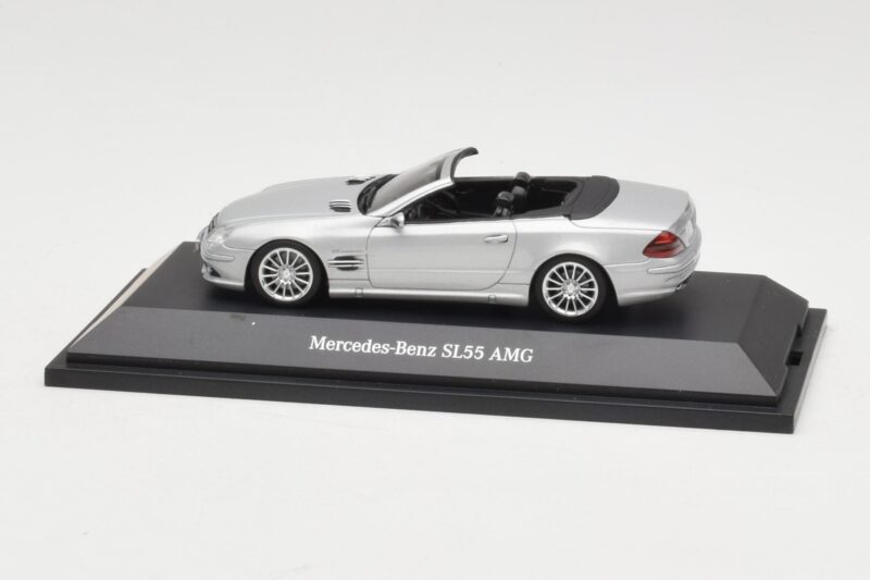 Mercedes SL 55 AMG R230 Silver Minichamps 1:43 Mercedes SL 55 AMG R230 Silver Minichamps 1:43 B66962347 Diecast
