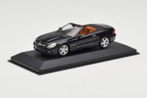 Mercedes SL R230 Black Minichamps 1:43 B66961922 Diecast — photo 2 of 4