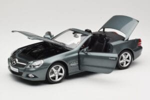 Mercedes SL R230 Amiant Green Minichamps 1:18 B66962389 Diecast — photo 2 of 8