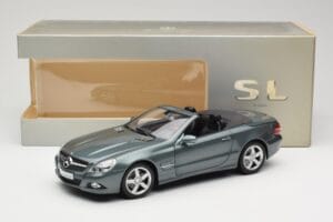 Mercedes SL R230 Amiant Green Minichamps 1:18 B66962389 Diecast — photo 8 of 8