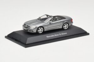 Mercedes SL R230 Palladium Silver Metallic Minichamps 1:43 B66962390 Diecast — photo 2 of 4