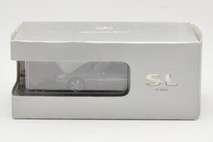 Mercedes SL R230 Palladium Silver Metallic Minichamps 1:43 B66962390 Diecast — photo 4 of 4