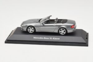 Mercedes SL R230 Palladium Silver Metallic Minichamps 1:43 B66962390 Diecast