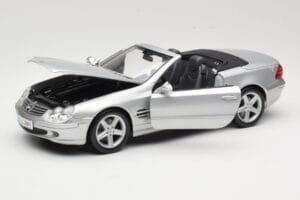 Mercedes SL R230 Silver Maisto 1:18 B66962125 Diecast — photo 2 of 8