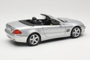 Mercedes SL R230 Silver Maisto 1:18 B66962125 Diecast — photo 3 of 8
