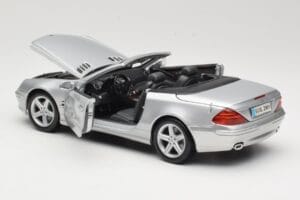 Mercedes SL R230 Silver Maisto 1:18 B66962125 Diecast — photo 5 of 8
