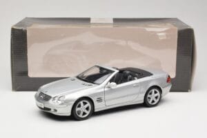 Mercedes SL R230 Silver Maisto 1:18 B66962125 Diecast — photo 8 of 8