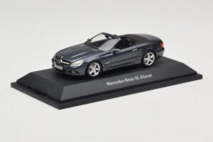 Mercedes SL R230 Tenorit Grey Metallic Minichamps 1:43 B66962392 Diecast — photo 2 of 4