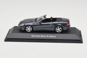 Mercedes SL R230 Tenorit Grey Metallic Minichamps 1:43 B66962392 Diecast