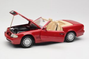 Mercedes SL500 R129 Red Revell 1:18 08927 Diecast — photo 2 of 8