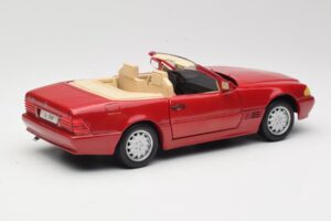Mercedes SL500 R129 Red Revell 1:18 08927 Diecast — photo 3 of 8