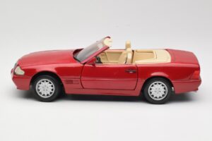 Mercedes SL500 R129 Red Revell 1:18 08927 Diecast — photo 4 of 8