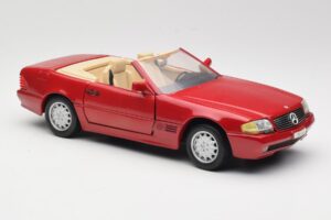 Mercedes SL500 R129 Red Revell 1:18 08927 Diecast — photo 6 of 8