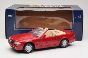 Mercedes SL500 R129 Red Revell 1:18 08927 Diecast — photo 8 of 8