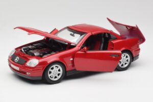 Mercedes SLK 230 R170 Red Maisto 1:18 56023 Diecast — photo 3 of 9
