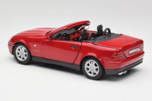 Mercedes SLK 230 R170 Red Maisto 1:18 56023 Diecast — photo 8 of 9