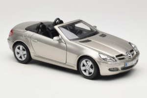 Mercedes SLK R171 Light Bronze Metallic Maisto 1:18 31674-R1 Diecast — photo 6 of 8