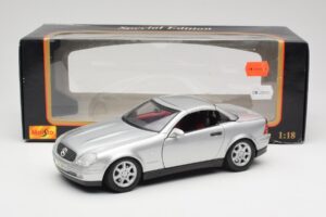 Mercedes SLK R170 Roadster Silver Maisto 1:18 31674 Diecast — photo 2 of 9