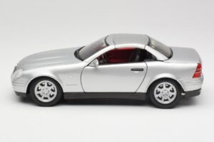 Mercedes SLK R170 Roadster Silver Maisto 1:18 31674 Diecast — photo 3 of 9