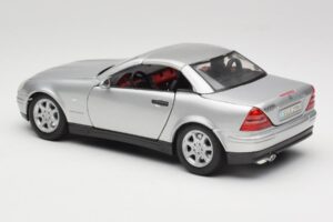 Mercedes SLK R170 Roadster Silver Maisto 1:18 31674 Diecast — photo 4 of 9