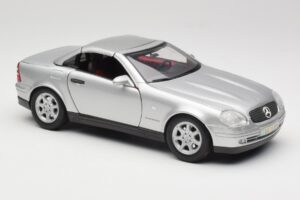 Mercedes SLK R170 Roadster Silver Maisto 1:18 31674 Diecast — photo 6 of 9
