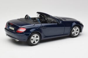 Mercedes SLK R171 Blue Maisto 1:18 B66962190 Diecast — photo 3 of 8
