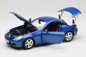 Mercedes SLK R171 Blue Metallic Minichamps 1:18 100033131 Diecast — photo 2 of 11