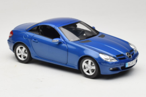 Mercedes SLK R171 Blue Metallic Minichamps 1:18 100033131 Diecast — photo 9 of 11