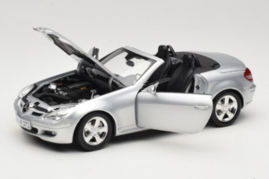 Mercedes SLK R171 Silver Minichamps 1:18 B66962318 Diecast — photo 2 of 9