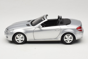 Mercedes SLK R171 Silver Minichamps 1:18 B66962318 Diecast — photo 4 of 9