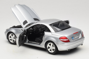 Mercedes SLK R171 Silver Minichamps 1:18 B66962318 Diecast — photo 5 of 9