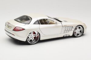 Mercedes SLR McLaren C199 White Maisto 1:18 31068 Diecast — photo 3 of 8