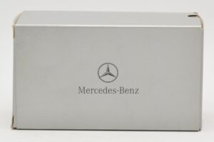 Mercedes SLR McLaren Crystal Silver Minichamps 1:43 B66961974 Diecast — photo 4 of 4