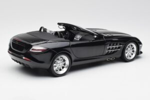 Mercedes SLR McLaren Roadster R199 Crystal Galaxit Black Minichamps 1:18 B66961004 Diecast — photo 3 of 8