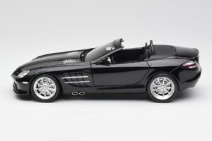 Mercedes SLR McLaren Roadster R199 Crystal Galaxit Black Minichamps 1:18 B66961004 Diecast — photo 4 of 8