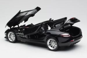 Mercedes SLR McLaren Roadster R199 Crystal Galaxit Black Minichamps 1:18 B66961004 Diecast — photo 5 of 8