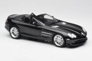 Mercedes SLR McLaren Roadster R199 Crystal Galaxit Black Minichamps 1:18 B66961004 Diecast — photo 6 of 8