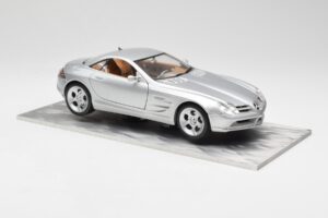Mercedes SLR Vision Silver Limited Edition With Aluminium Base Bburago 1:18 B66962102 Diecast — photo 6 of 8
