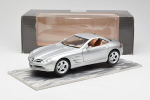 Mercedes SLR Vision Silver Limited Edition With Aluminium Base Bburago 1:18 B66962102 Diecast — photo 8 of 8