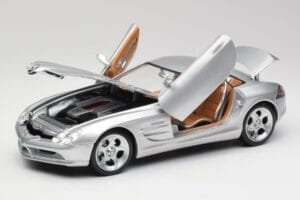 Mercedes SLR Vision Liquid Silver Maisto 1:18 B66962101 Diecast — photo 2 of 8
