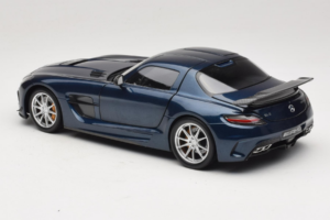 Mercedes SLS AMG Black Series Daytona Blue Metallic Minichamps 1:18 110033026 Diecast — photo 7 of 8