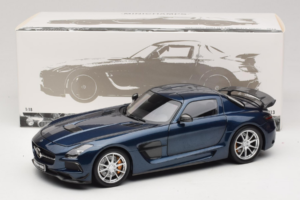 Mercedes SLS AMG Black Series Daytona Blue Metallic Minichamps 1:18 110033026 Diecast — photo 8 of 8
