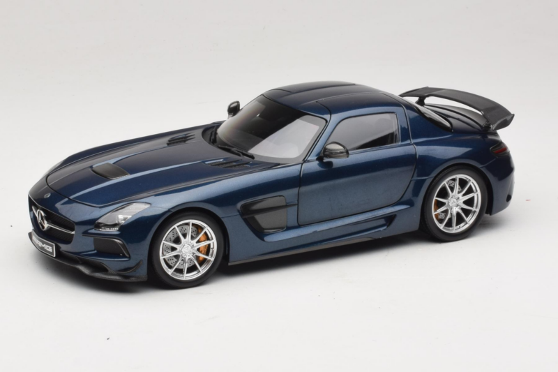 Mercedes SLS AMG Black Series Daytona Blue Metallic Minichamps 1:18 110033026 Diecast