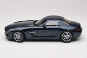 Mercedes SLS AMG C197 Blue Metallic Minichamps 1:18 100039021 Diecast — photo 4 of 8