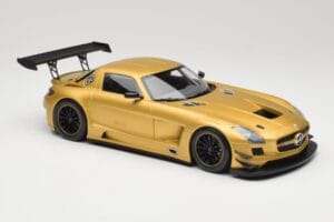 Mercedes AMG SLS C197 GT3 Street Gold Minichamps 1:18 151113106 Diecast — photo 4 of 6